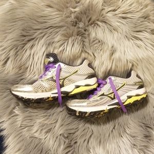 Womens Mizuno running shoes